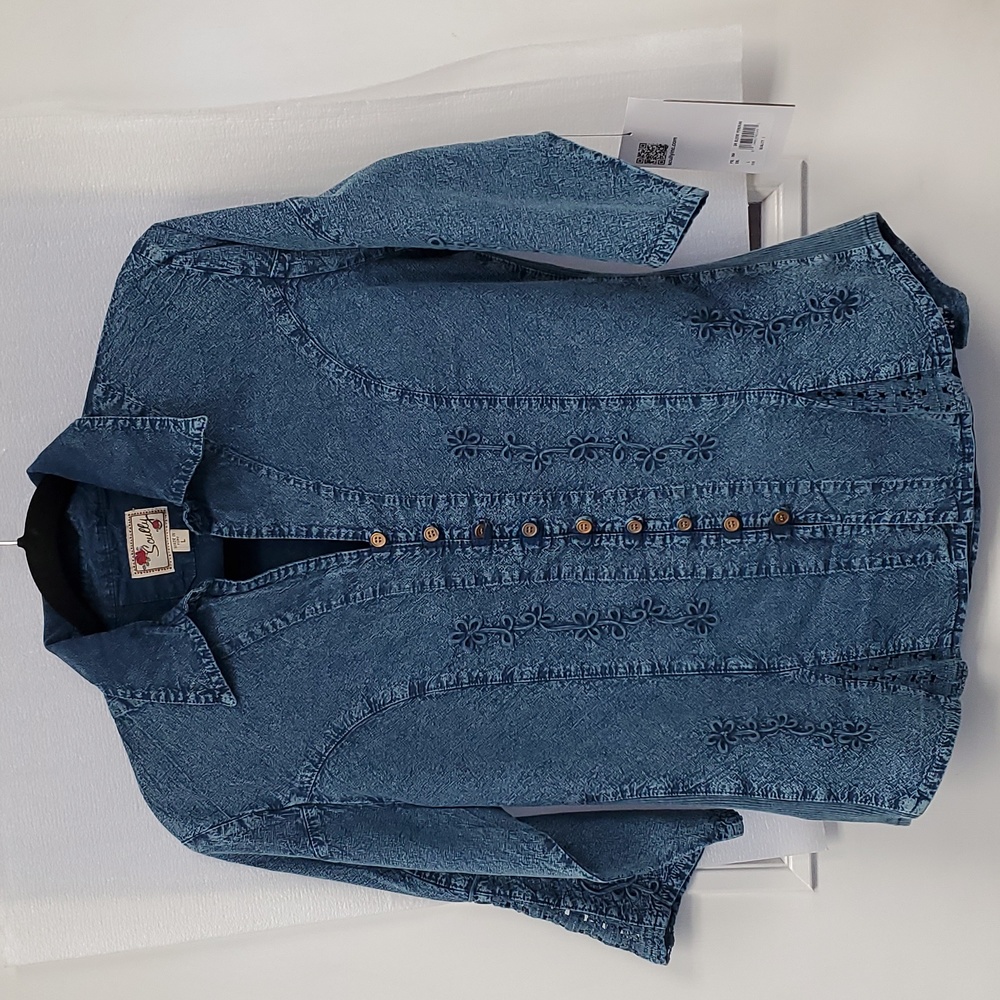 NWT Scully Tapered Blouse Super Feminine L
